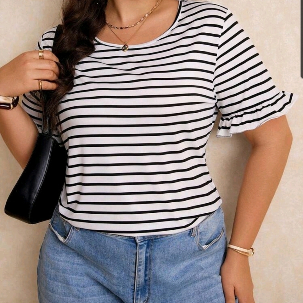 SHEIN Black and White Striped Short Sleeve Tee